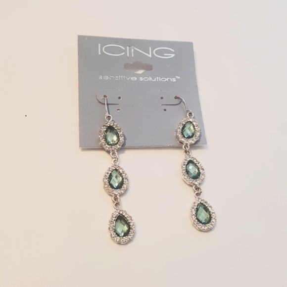 Icing Jewelry - NWT Crystal 3 Teir earrings